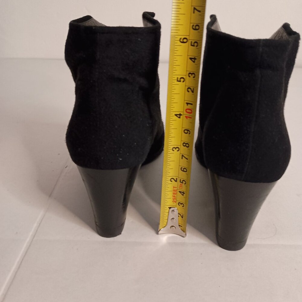 Stuart Weitzman Black Suede Booties Women’s Size 8 - Picture 12 of 14